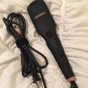 Amika Polished Perfection Straightening Brush